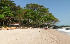 khanom-hill-beach-photos-strand_mit_liegen